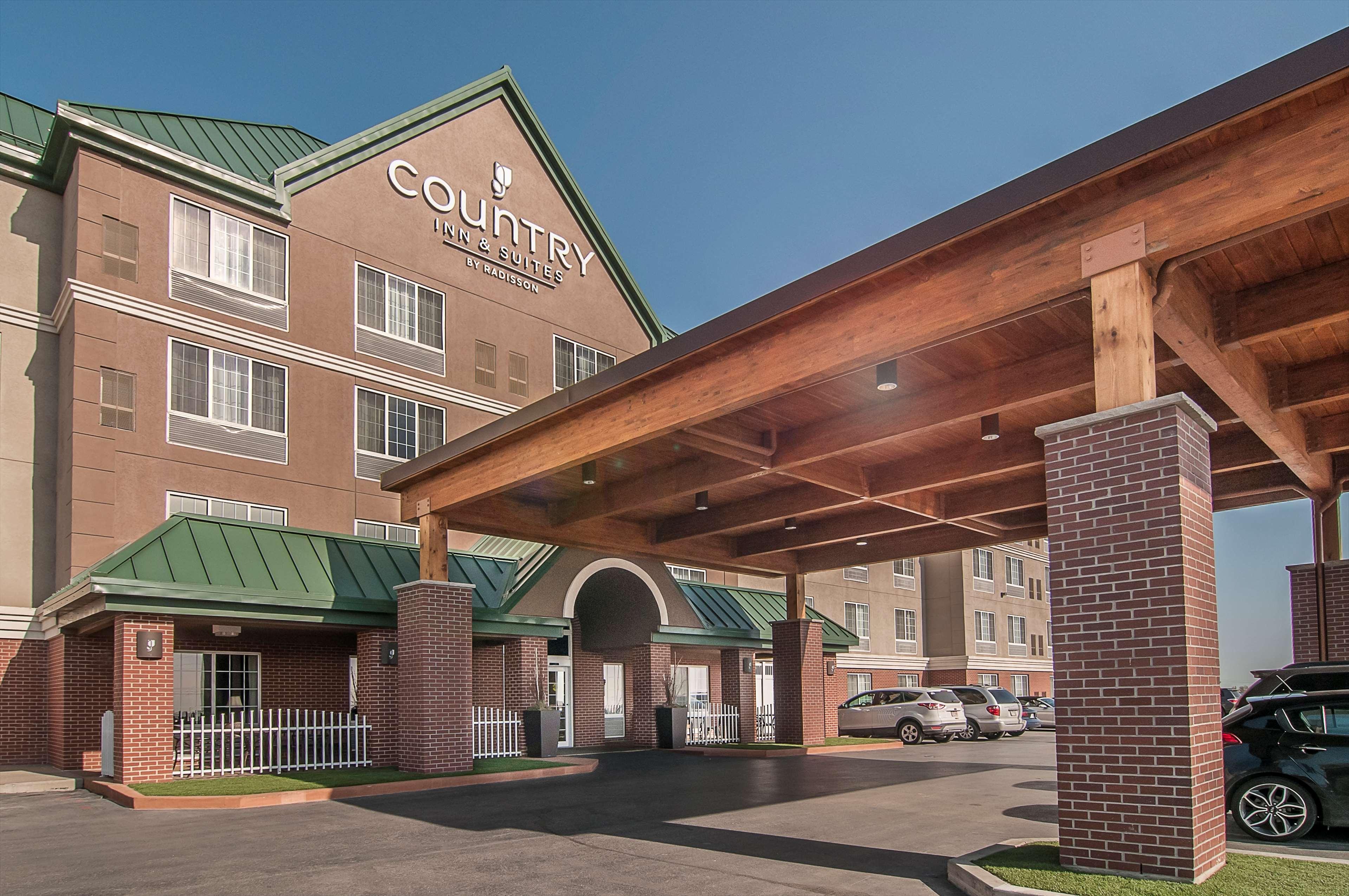 Country Inn & Suites By Radisson, Rapid City, Sd Bagian luar foto
