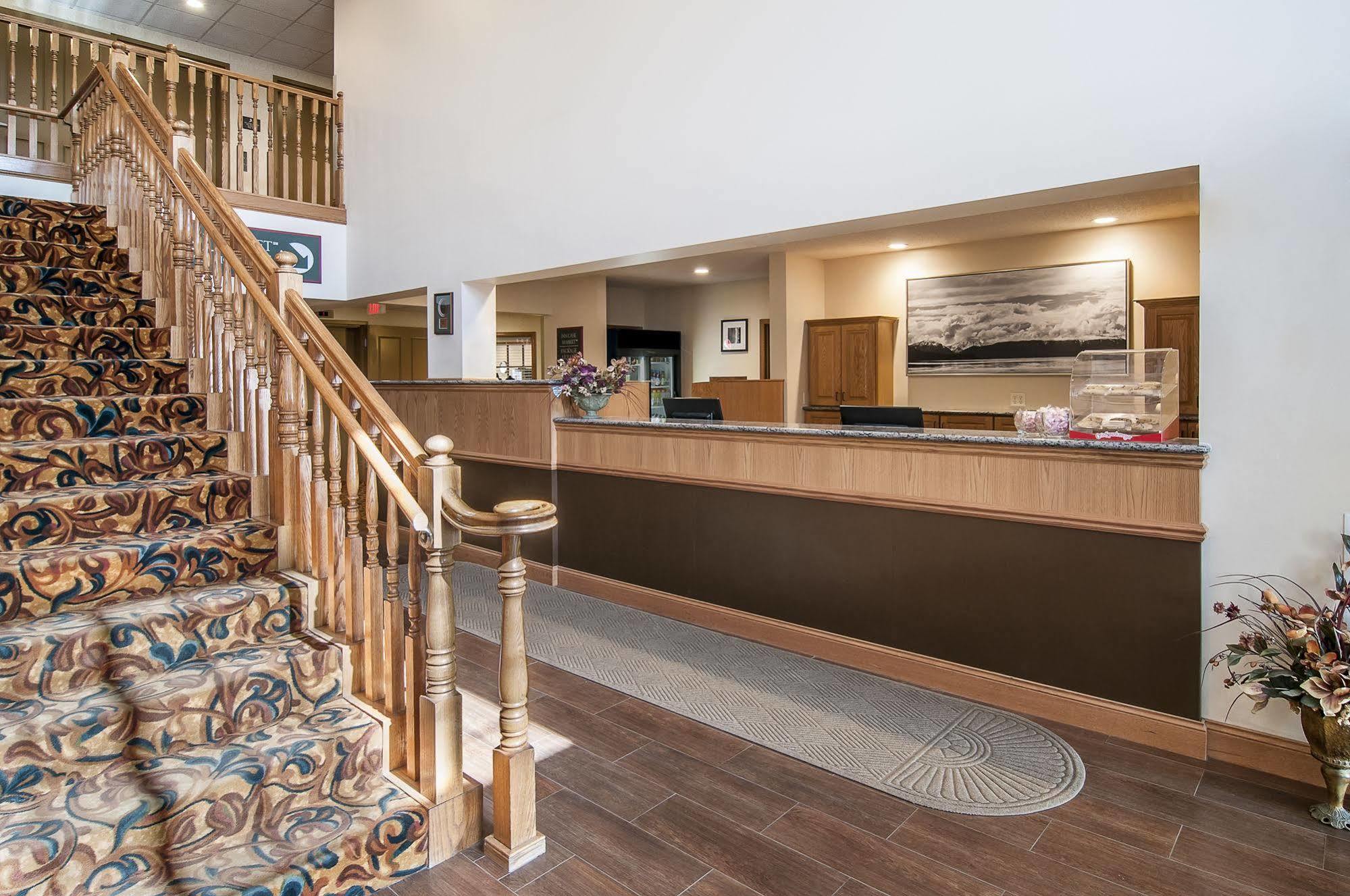 Country Inn & Suites By Radisson, Rapid City, Sd Bagian luar foto